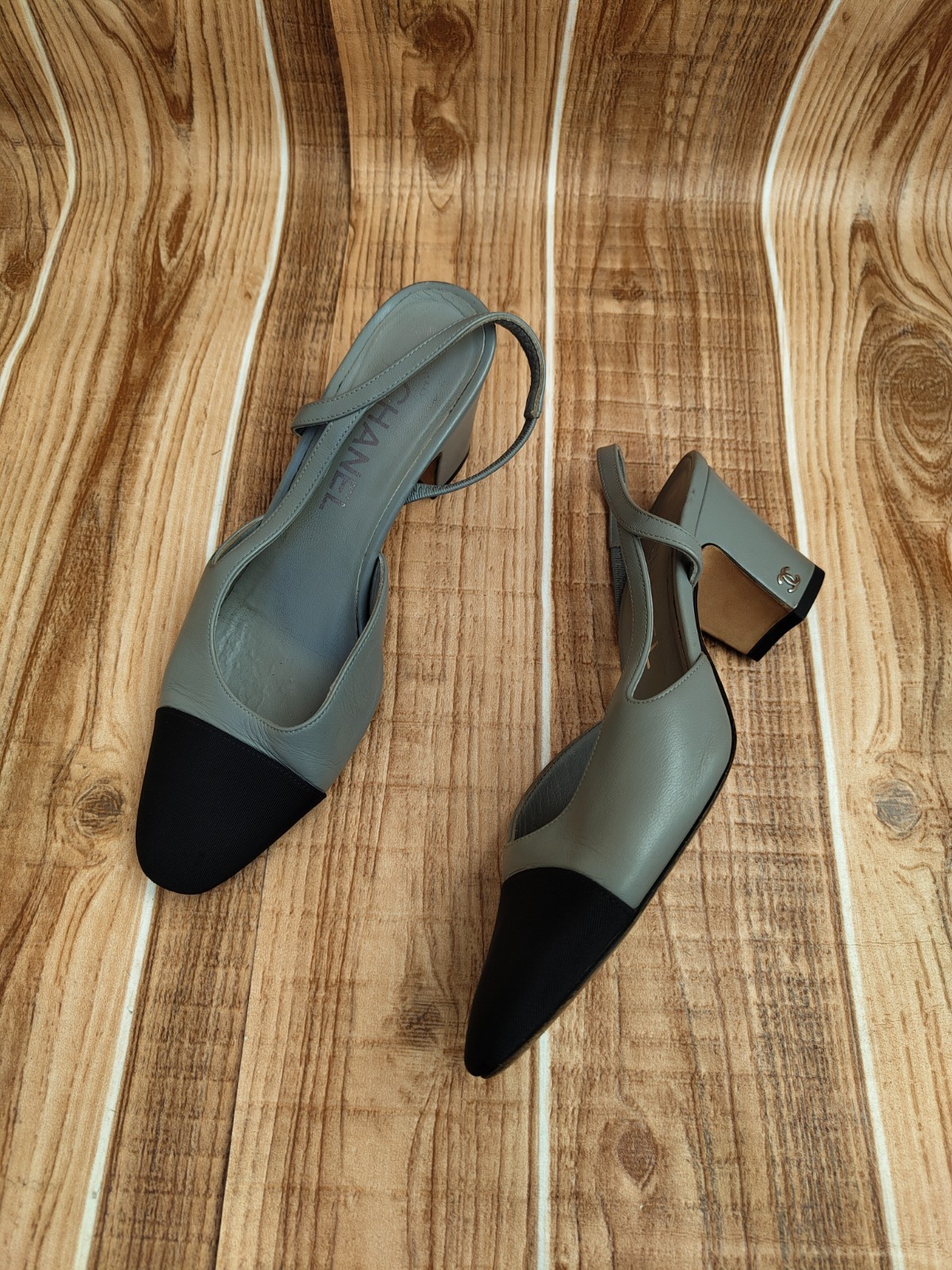 CHANEL Slingback Grosgrain CC Cap-toe Grey Leather Heels EU 36 US 6