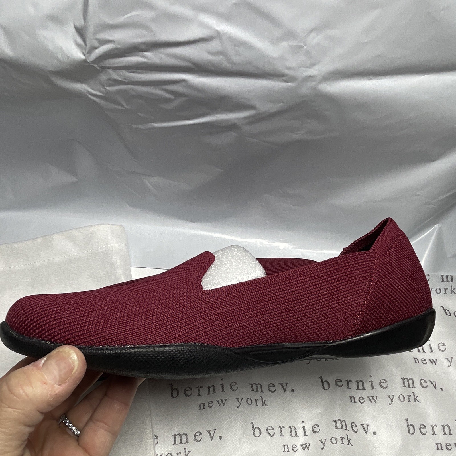 Bernie Mev Women’s Knit Slip-On Flats Burgundy Round Toe EU 36 US 5