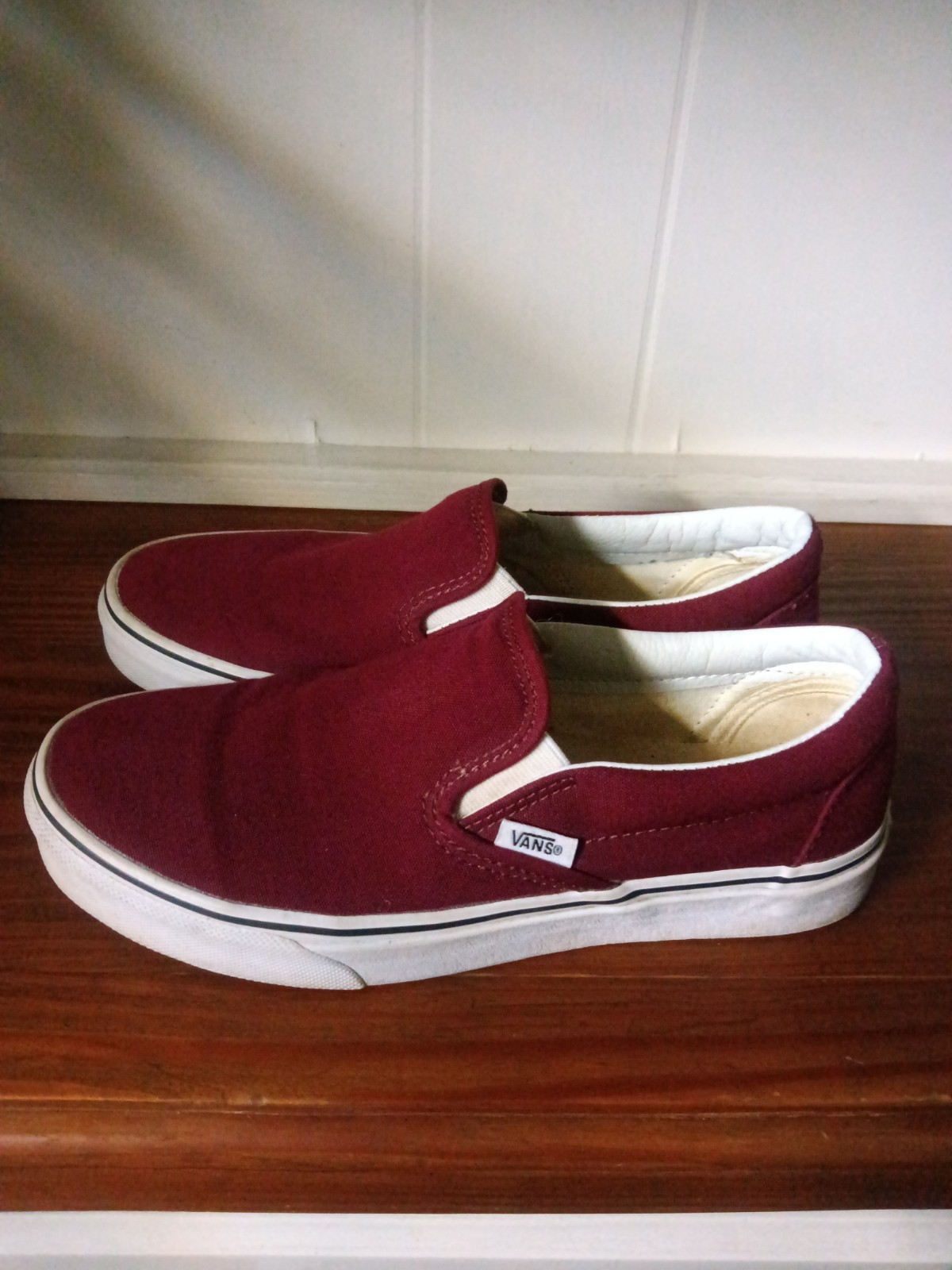 Vans Classic Slip-On Shoes Burgundy Canvas Women’s 7.5 Men’s 6.0