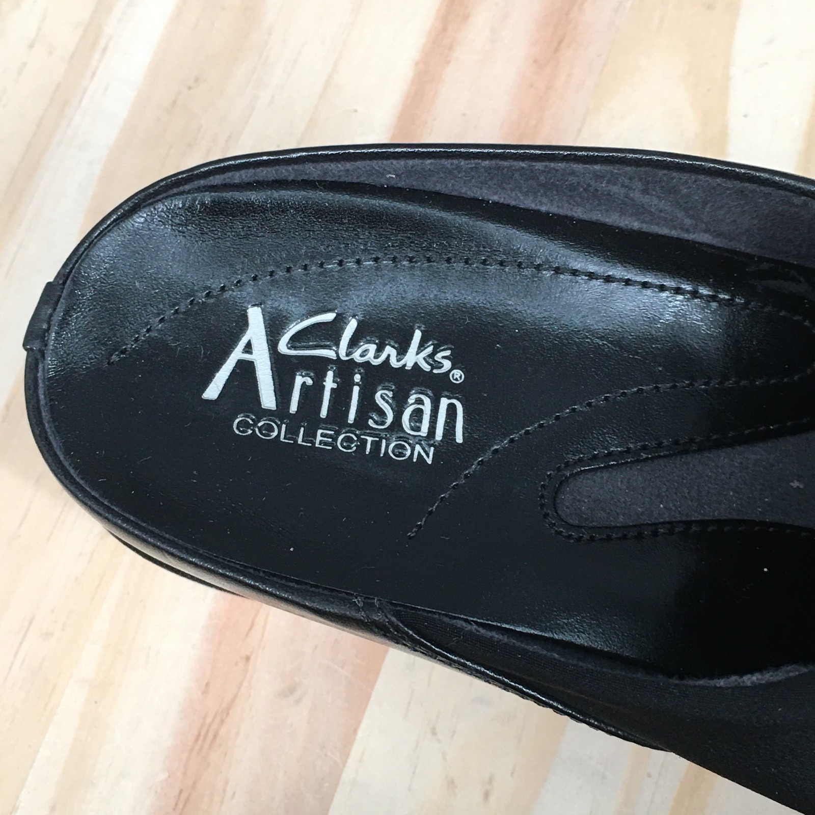 Clarks Artisan Tyler Mules Clogs Shoes Womens 7XW Extra Wide Black Leather NEW