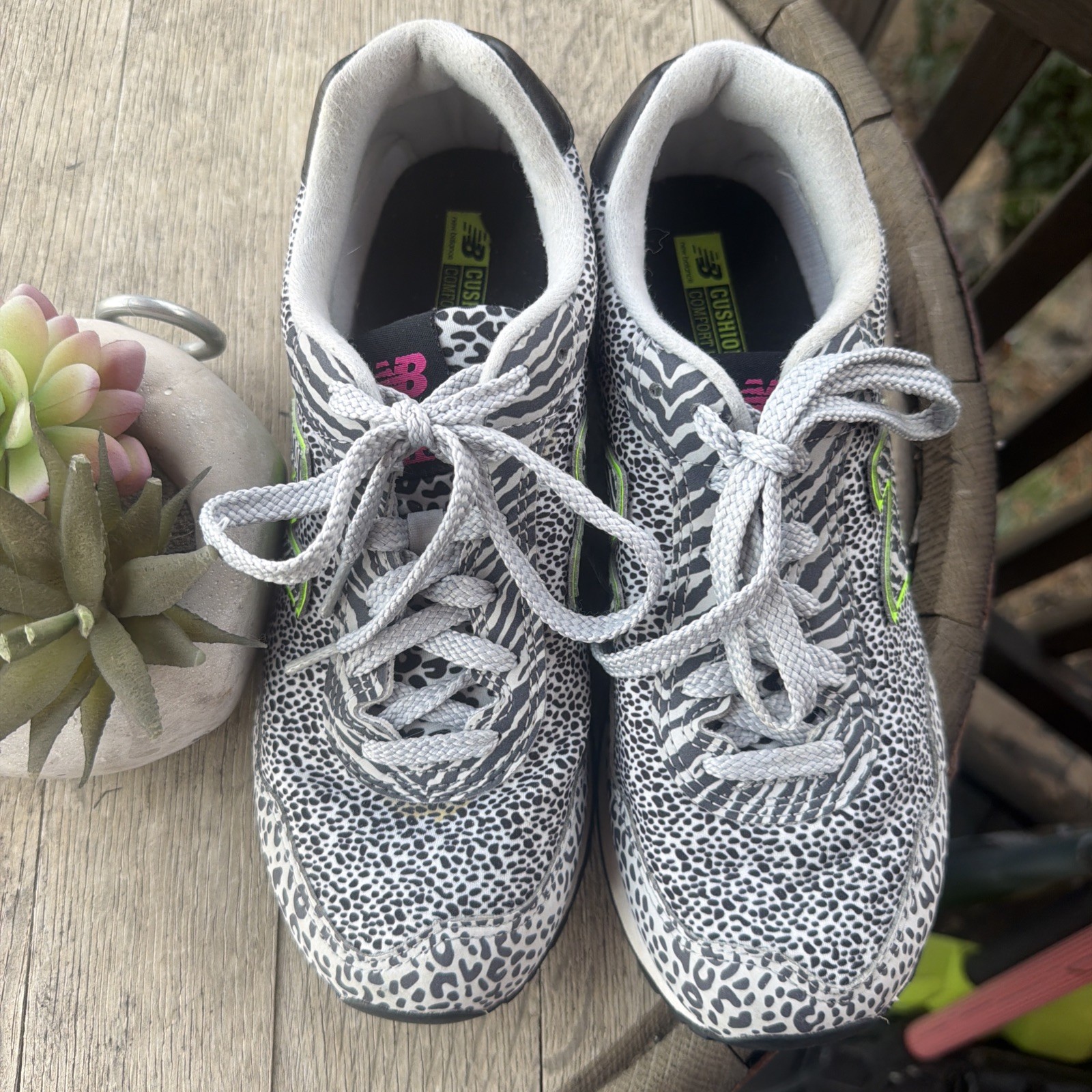 New Balance White/Grey/Black/Neon Pink Green Cheetah WL515AN3 Women Size 8 Retro