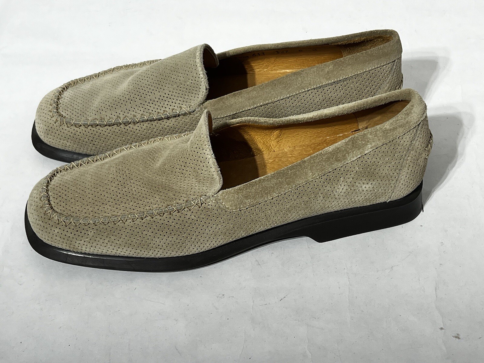 tommy bahama women 8 M Brown Tan suede slip on loafer Business Casual shoe