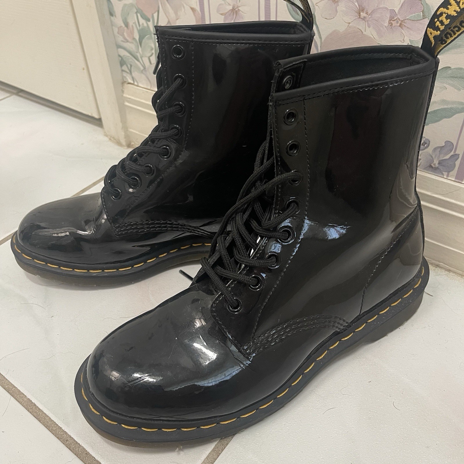 Dr. Martens 1460 W Women’s Black Patent Leather Lace-Up Ankle Boots US 9