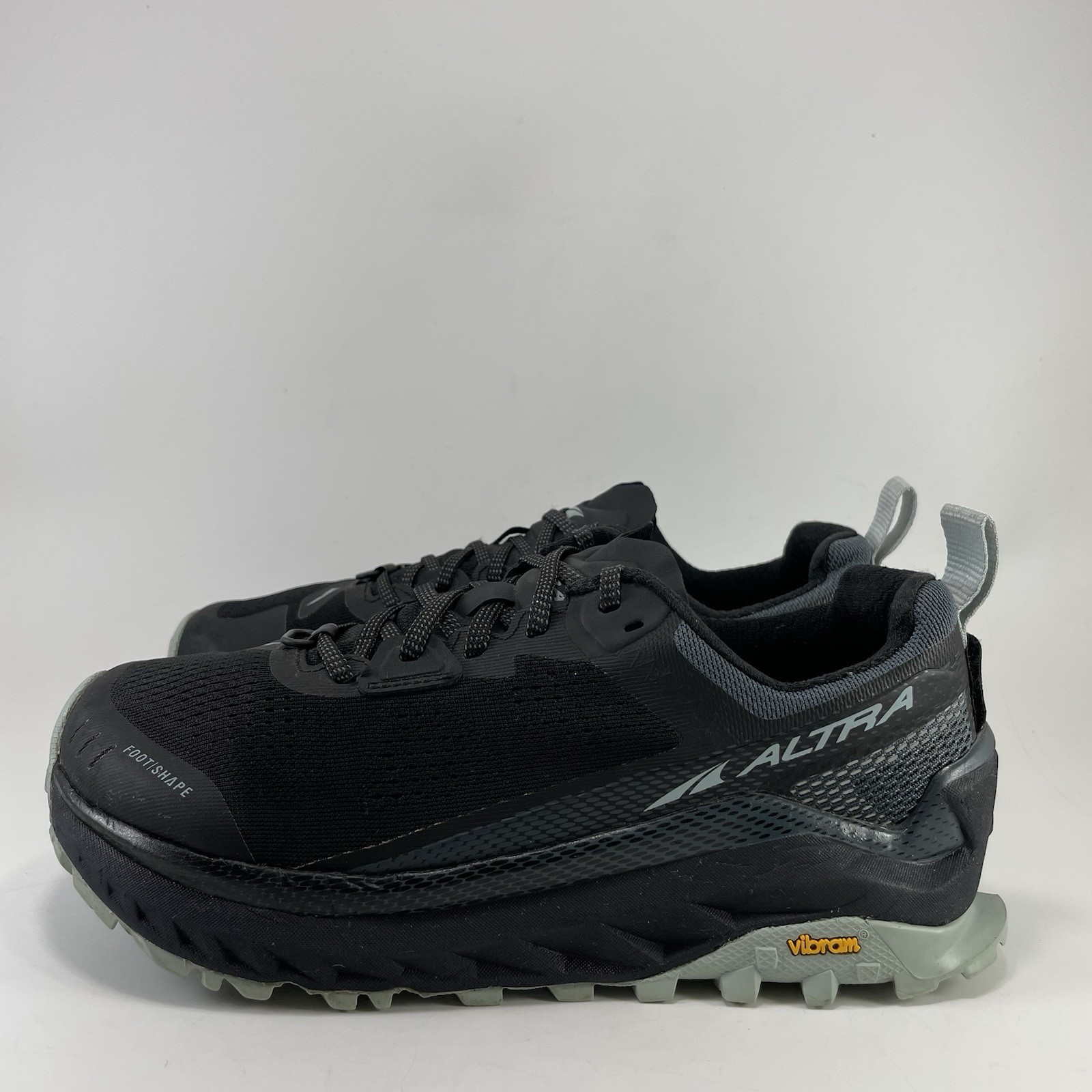 Altra Olympus 4 Womens Running Shoes Size US 7.5 Black Vibram Max Cushion