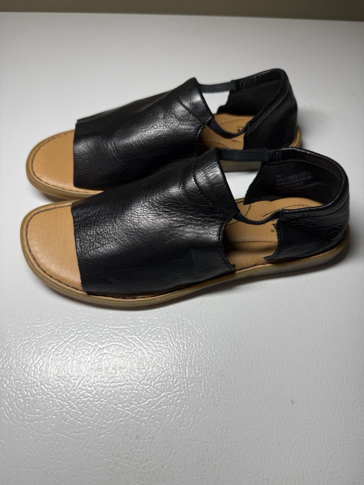 Born Cove Modern Sandals Women’s Sz 7 Black Excellent Condition