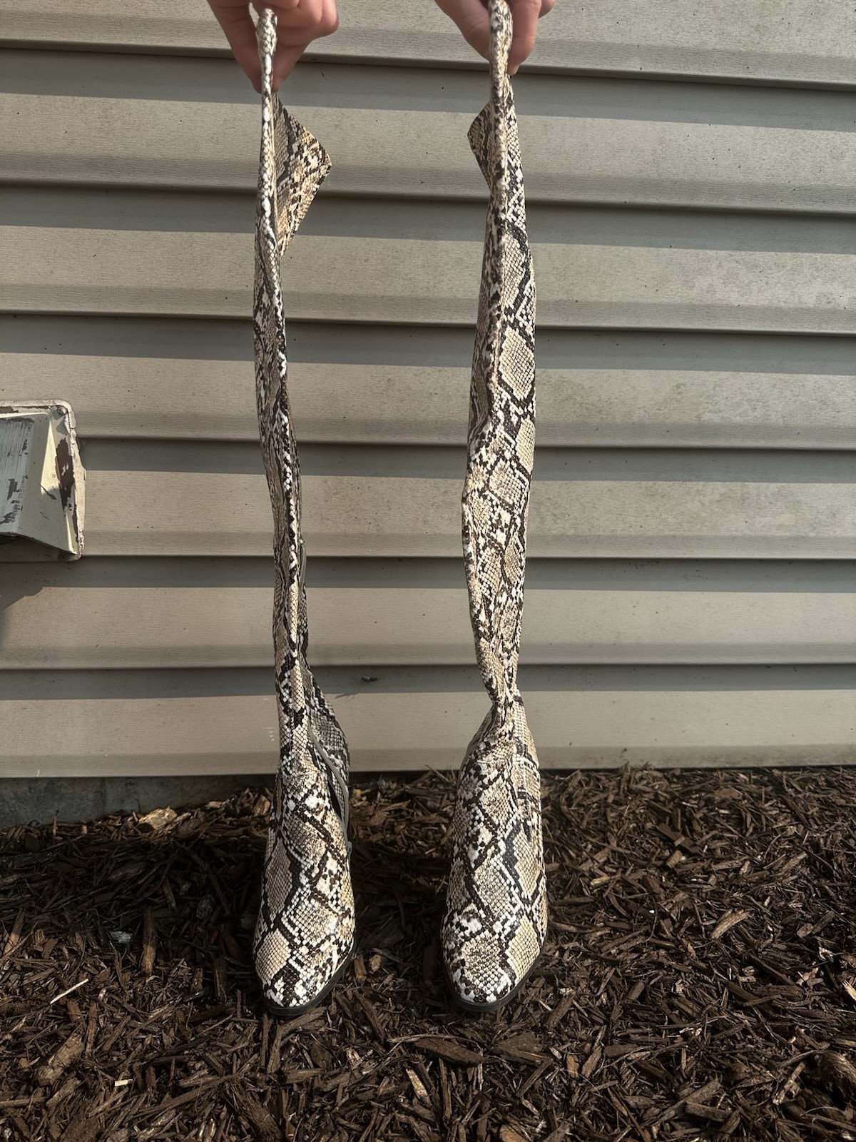Thigh High Boots Faux Snake Skin 4 Inch Heel Size 6. Beige And Brown. Night Out