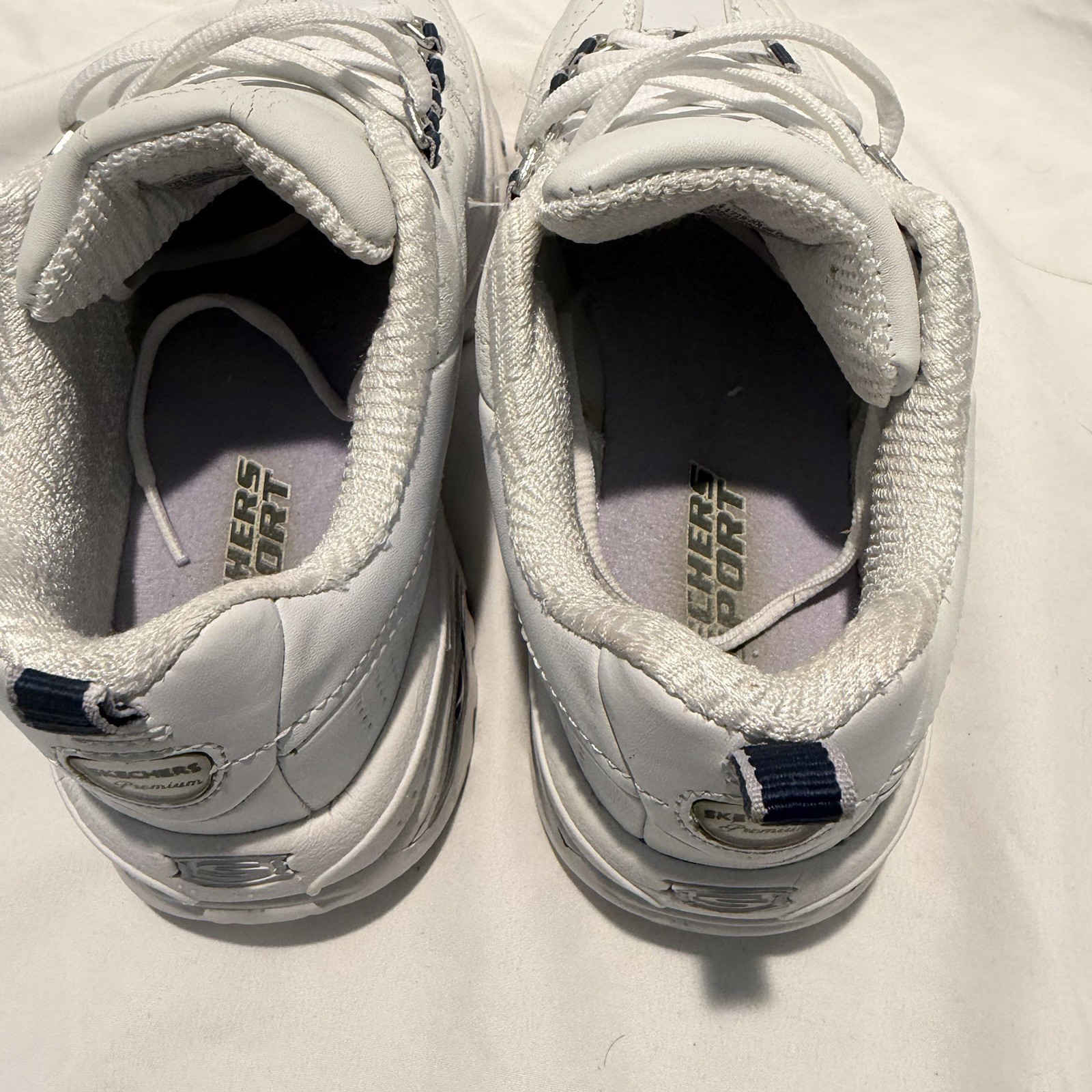 SKECHERS White Leather Lace Up Sneakers Logo Accent Low Top
