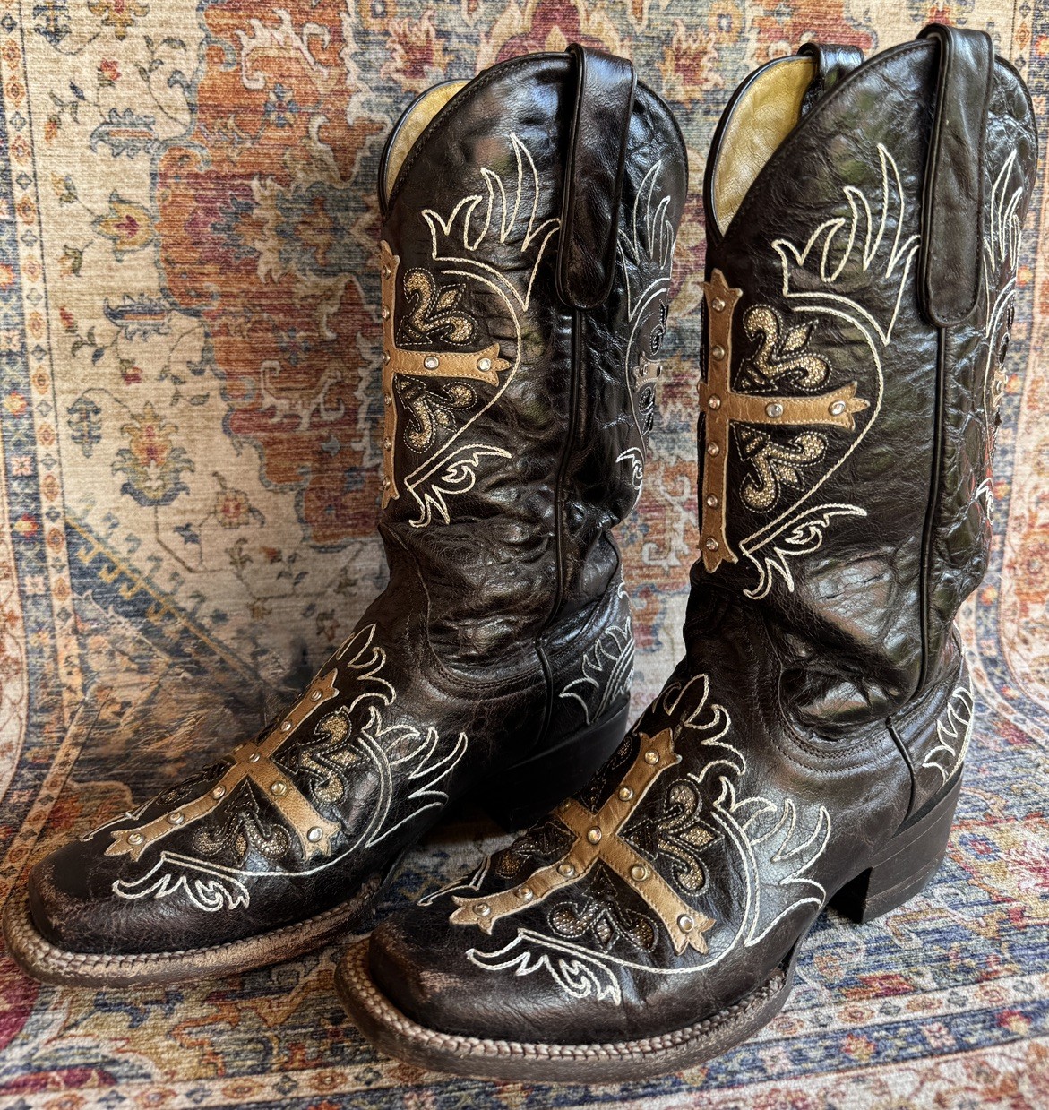 Cavenders Women’s 7.5 B Textured Leather Jeweled Stitched Western Cowboy Boots