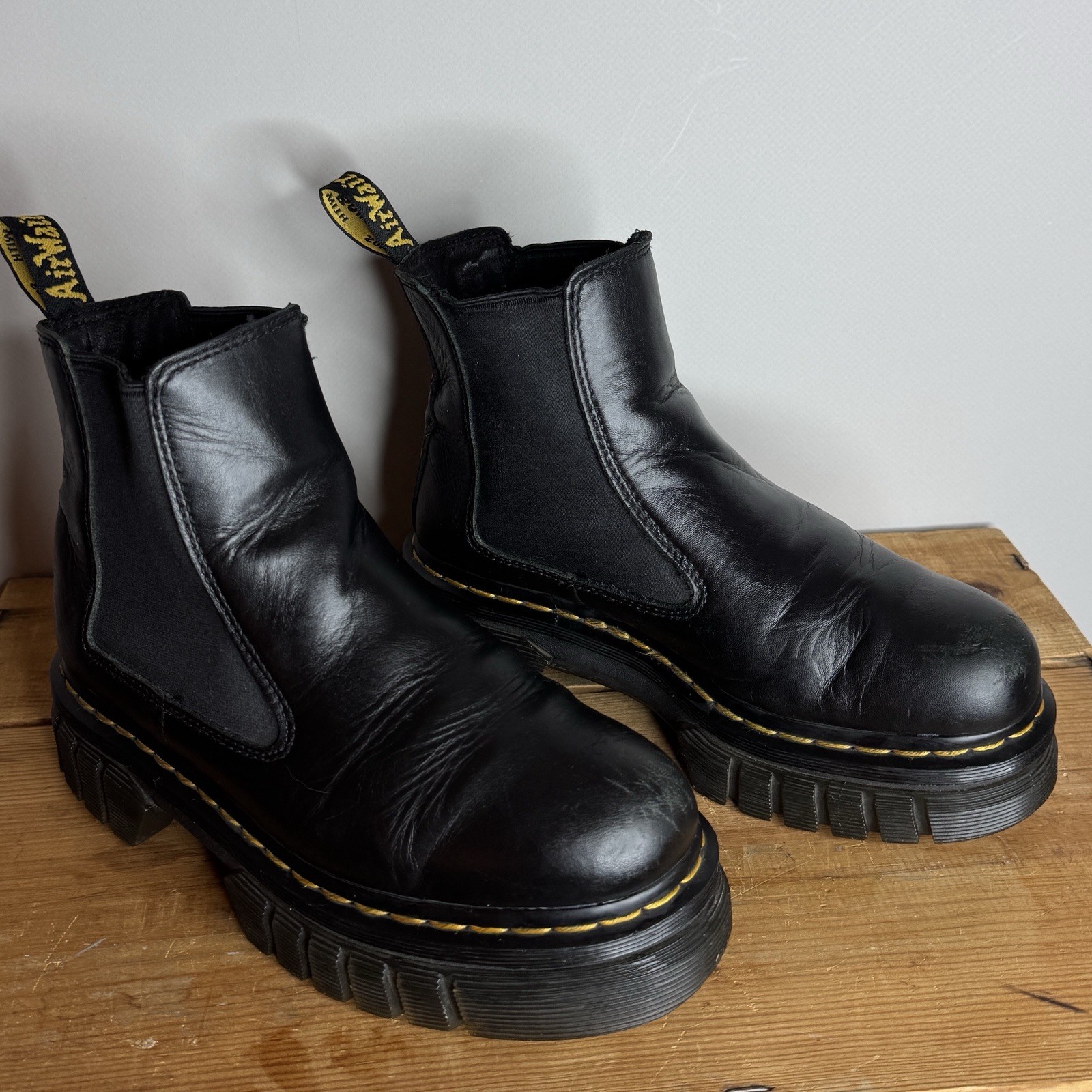 Dr. Martens Audrick Black Nappa Lux Leather Platform Chelsea Boots – Women’s 8