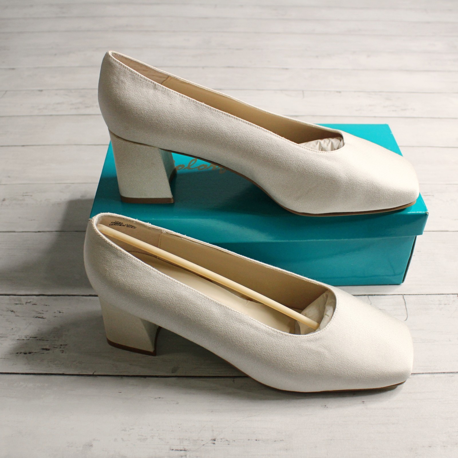 Colorful Creations Women’s Size 11 EE Wide White Pumps Dyeable Satin Fabric