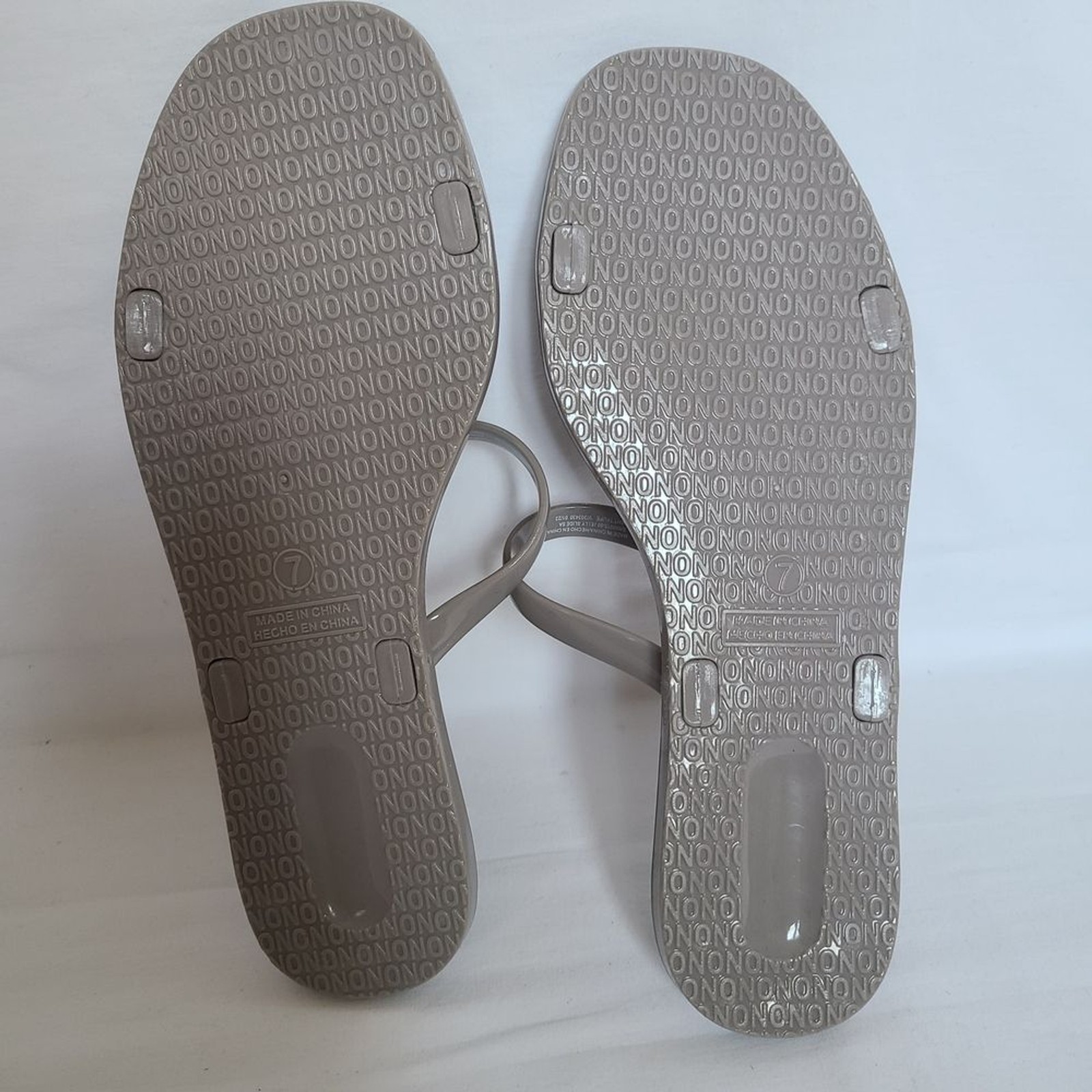 Old Navy Women’s Gray Sandals Size 7 NWOT