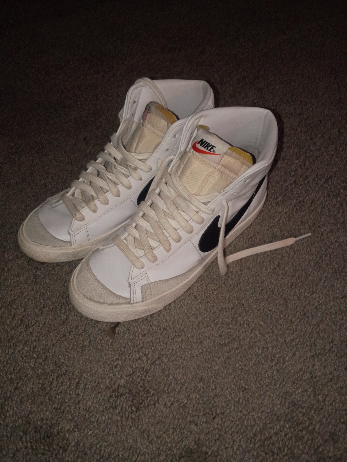Size 9 women’s- Nike Blazer ’77 Vintage Mid White