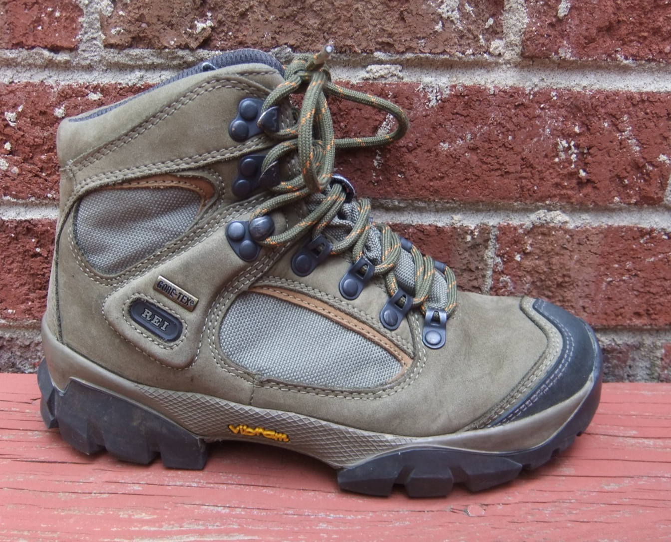 REI GORE-TEX MONARH IV Lichen Women’s Size 6 Khaki Leather Outdoor Hiking Boots