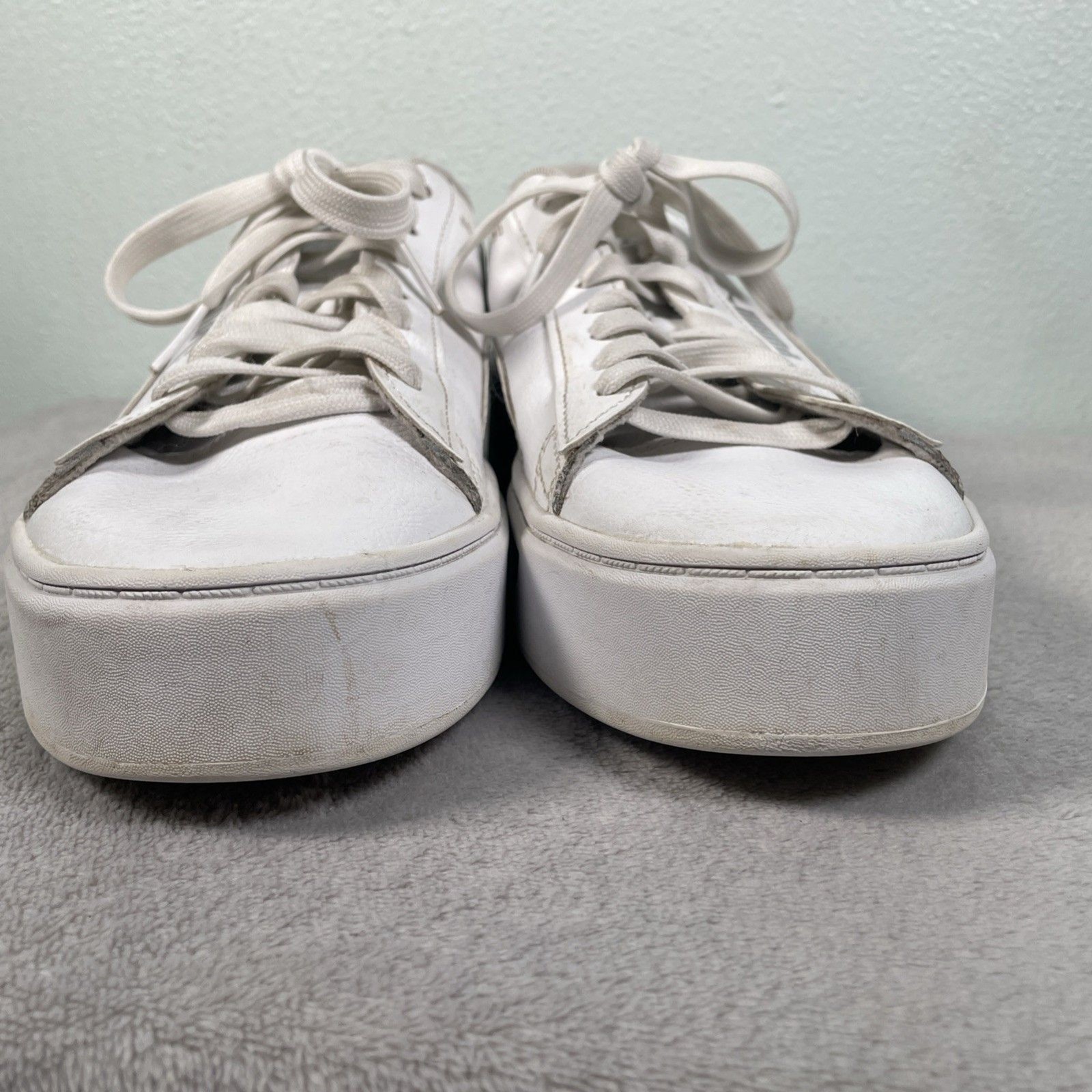 PUMA Women’s Smash Platform v3 Sneakers Size 9 Soft Foam Comfort