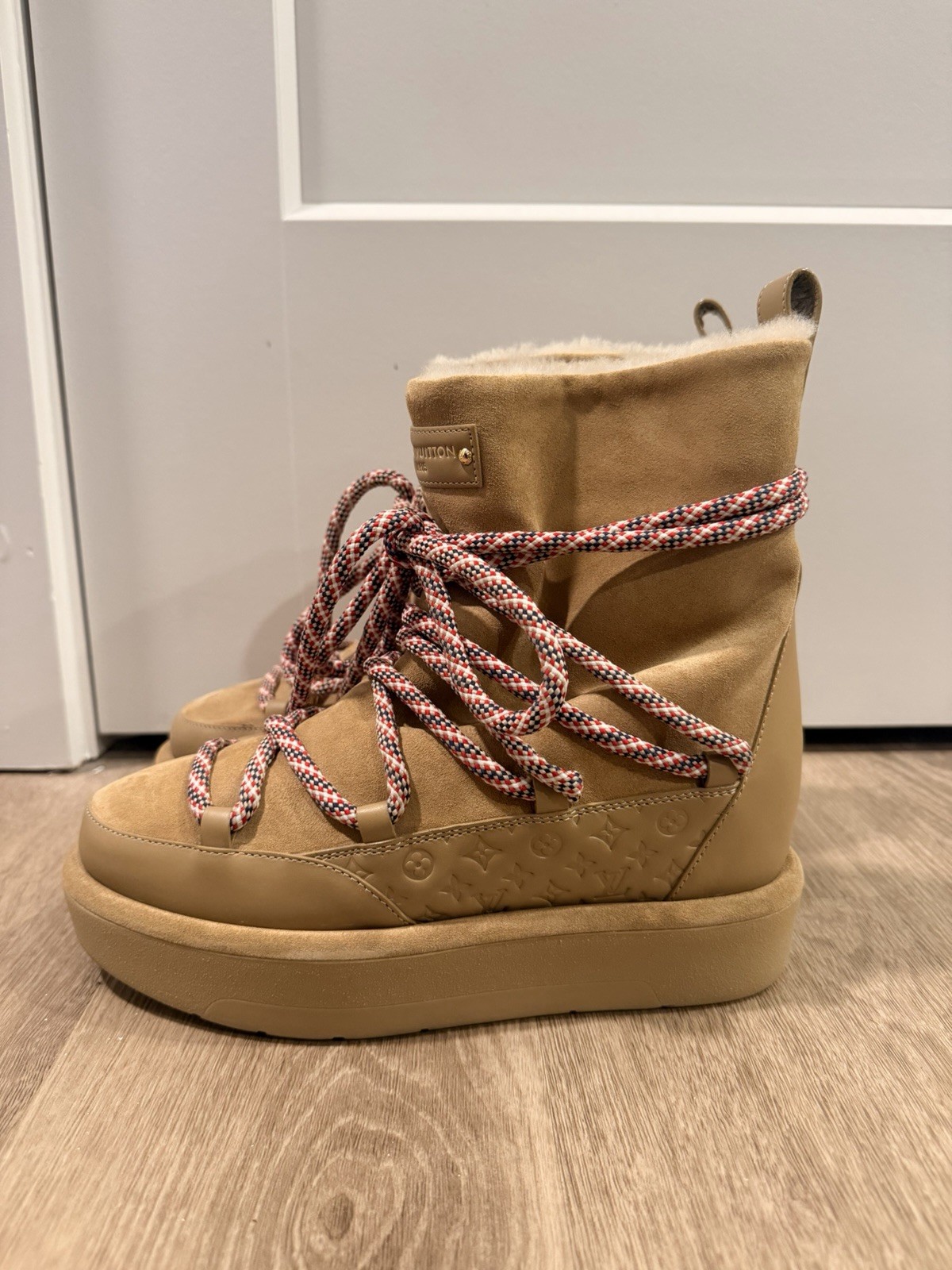 Louis Vuitton Women’s Beige Suede Shearling Lined Ankle Lace-Up Boots EU 37.5