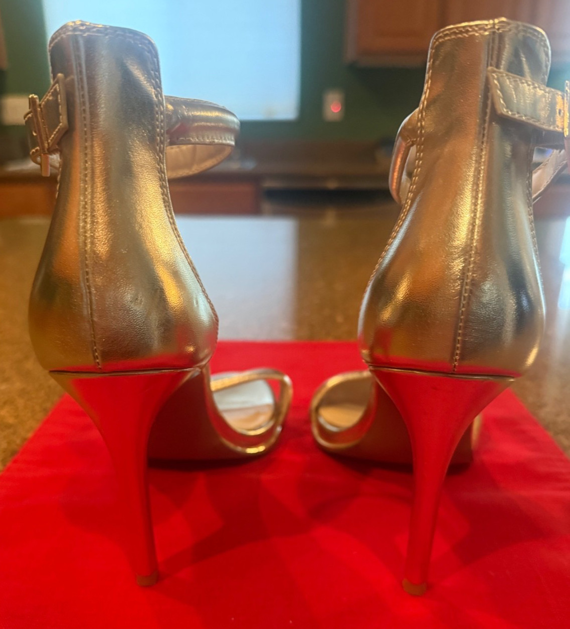 Kenneth Cole New York Women’s Brooke Ankle Strap Sandals Size 8.5