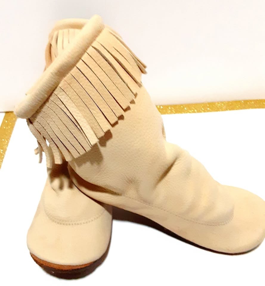 Womens SZ 7-8 Moccasin Teepee Boots Undyed Deerskin Crepe Sole Footskins USA