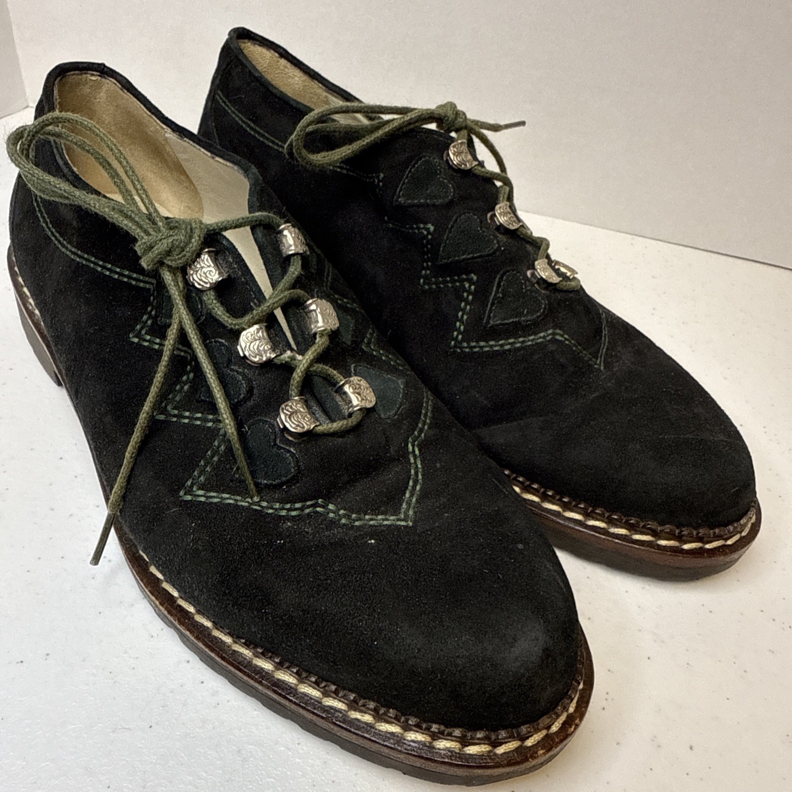 Haus Belir vintage shoes Sz 38 suede leather Deep Green With Hearts Germany🔥👀