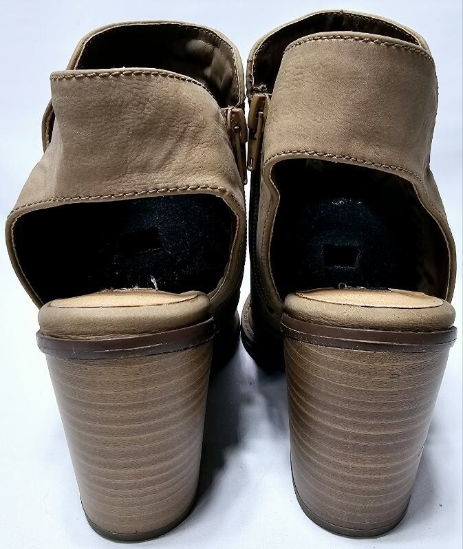 David Aaron Carleigh Peep Toe Ankle Booties Western Tan Faux Leather W Size 7
