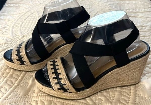 G.H. Bass & Co. Rylee Wedge Sandals (NEW WITHOUT TAGS) Size 8.5