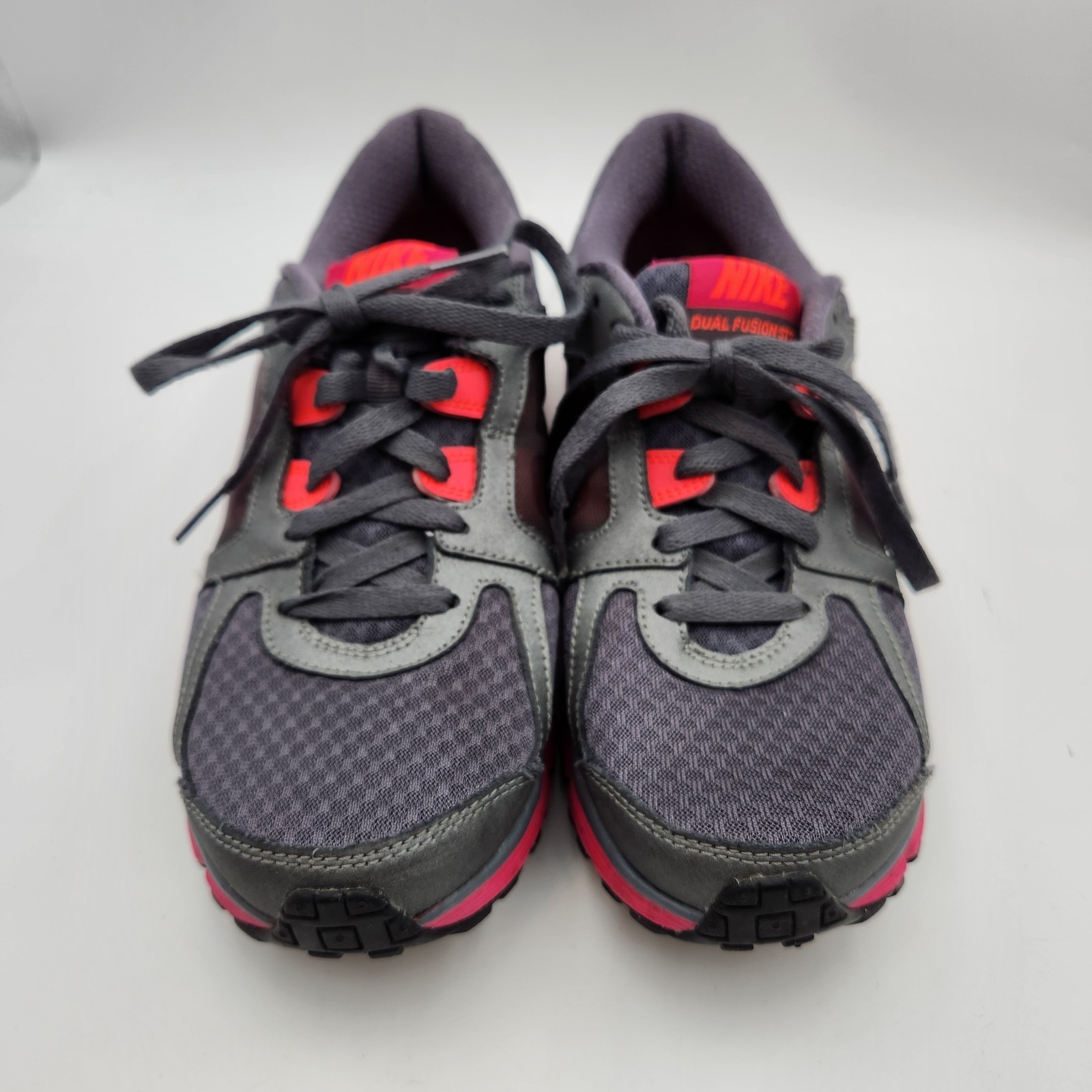 Nike Dual Fusion ST 2 454240-066 Women 8 Shoes Gray Pink Low Top Running Sneaker