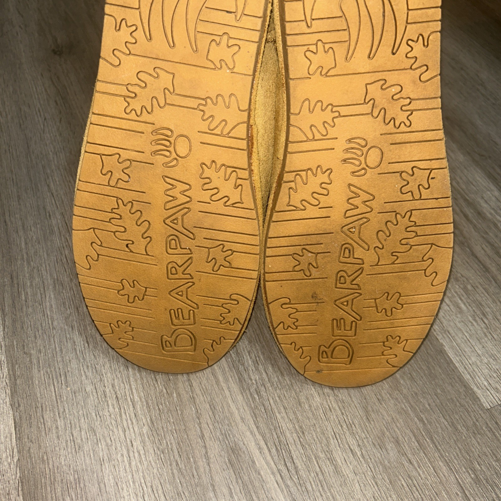 Bearpaw 608W Emma Short Boot Sz. 10 Golden Brown