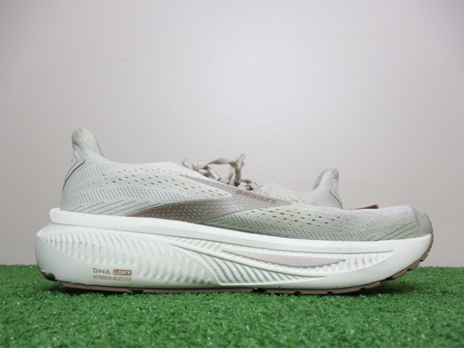 Brooks Ghost 17 Womens Size 9.5 Medium B Grey Chateau Running Sneakers