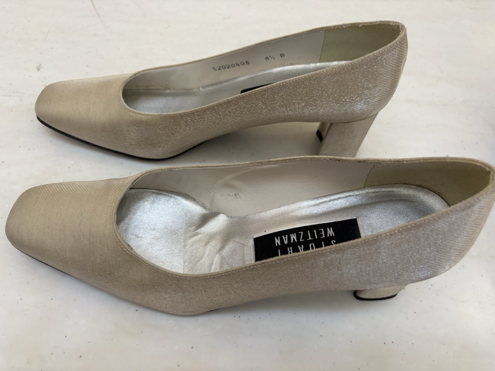 Stuart Weitzman Women’s Oyster Sparkle Lame Square Toe Pump Heels US 8.5 B