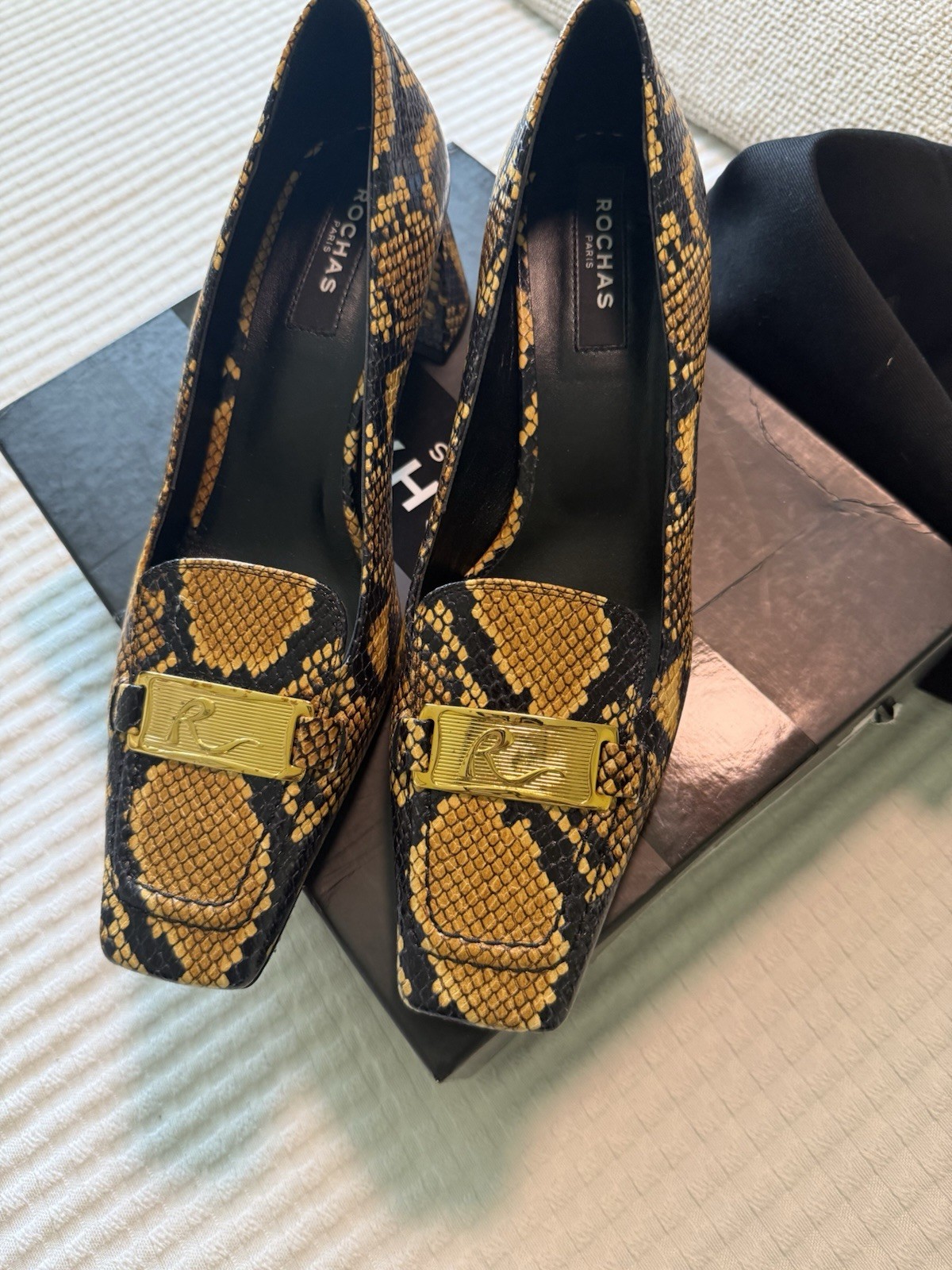 Rochas Women Designer Shoes NWT and Box. Size 40 animal Print Gold Color Buckle