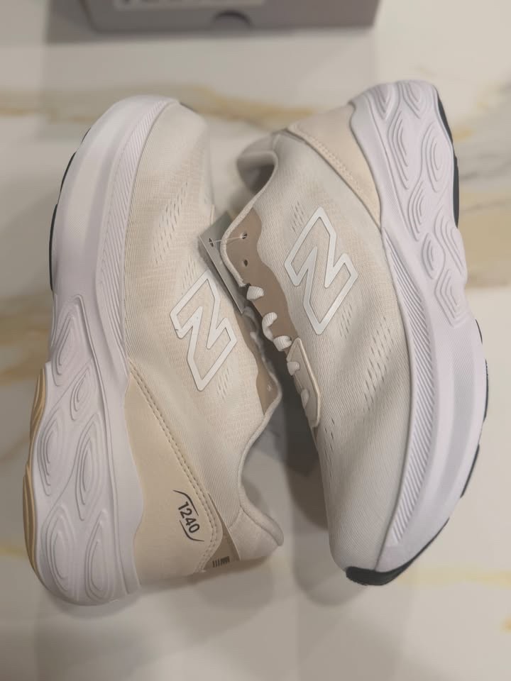 New in Box New Balance Fresh Foam 1240v1 size 7.5 B Sea Salt/Linen/Linen