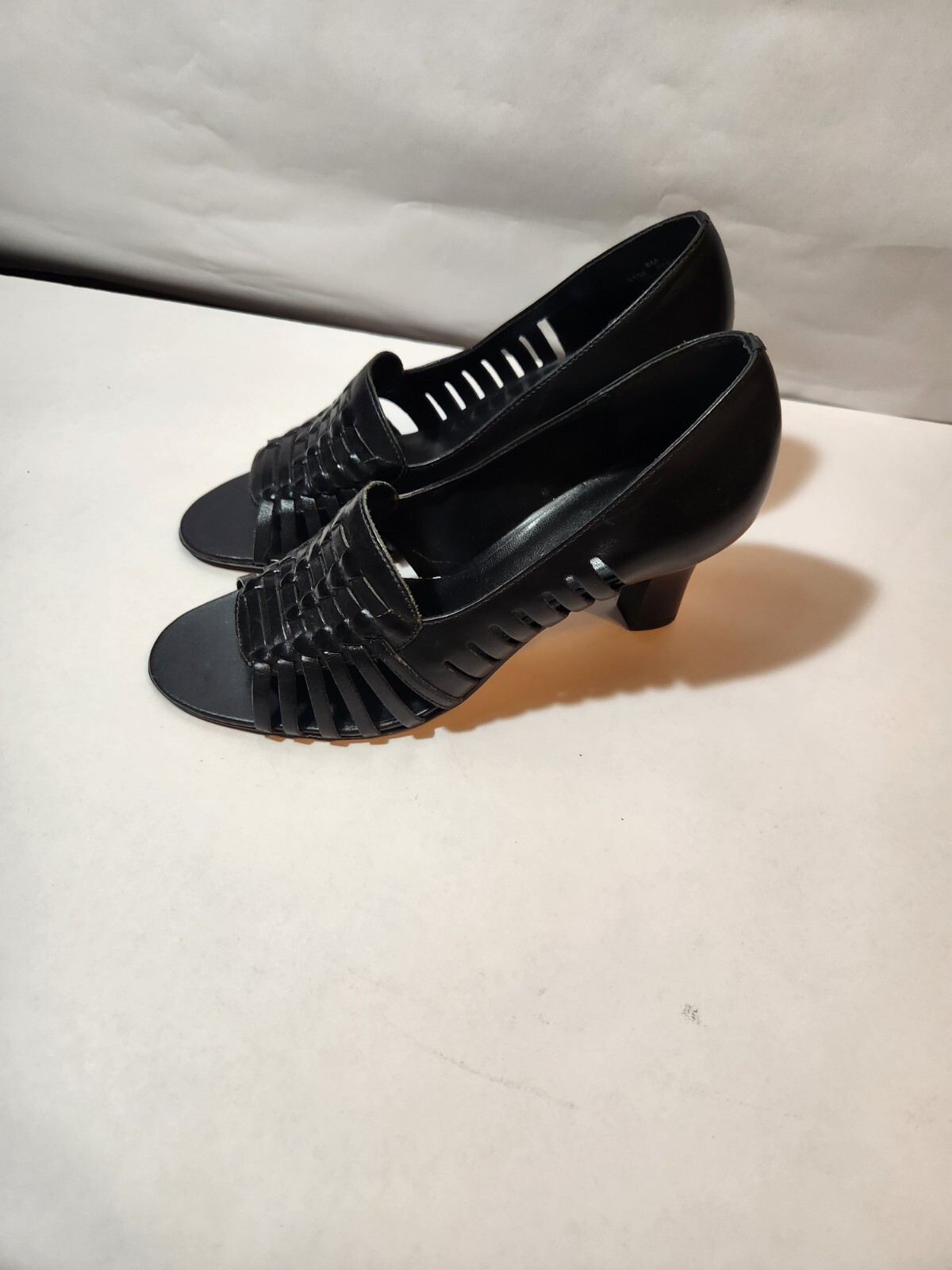 Naturalizer size 8m Black Leather heels peep toe with cut outs pre-owned