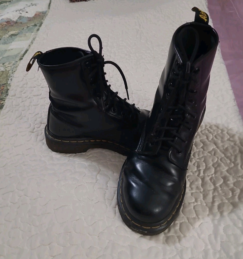 Dr. Martens 1460 Women’s Black Leather Lace-Up Combat Ankle Boots US 7 EUC