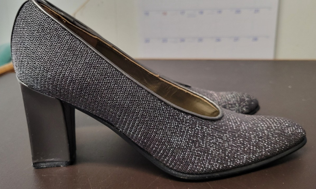Prevata Italian Made Vero Cuoio Womens 6B Silver Chainmail Look Block Heels