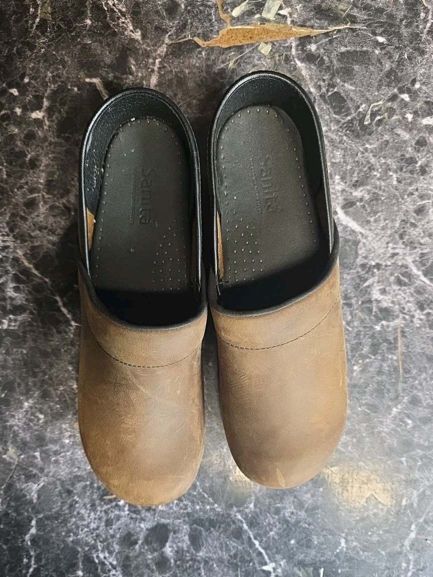 Sanita Embossed Leather Clogs Women’s Brown Slip-On Comfort Workwear 42