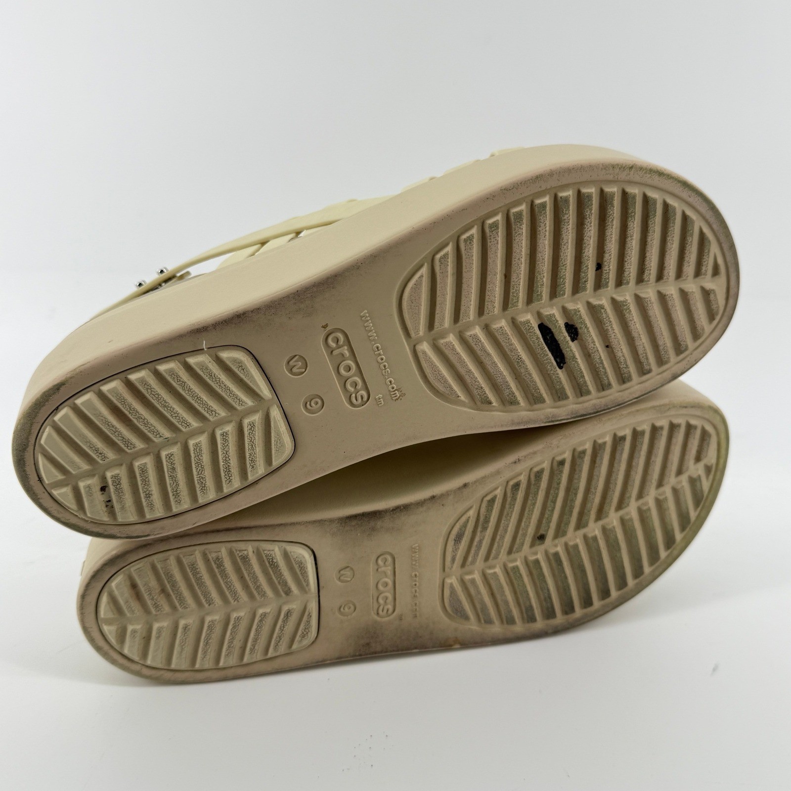 Crocs Brooklyn Strappy Low Wedge Sandal Bone Cream Women 9 Comfort LiteRide Y2K