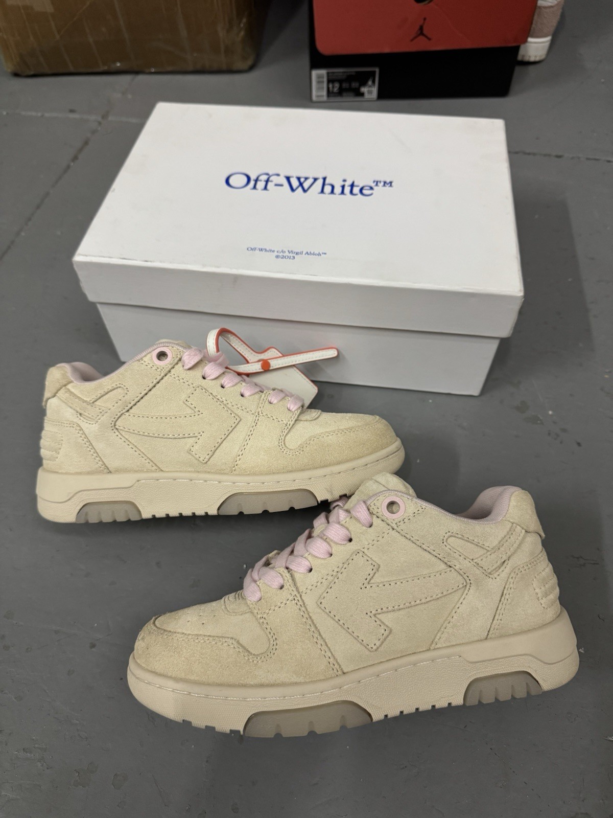OFF-WHITE Out Of Office Suede Beige Pink Sneaker OWIA259F23LEA0066161