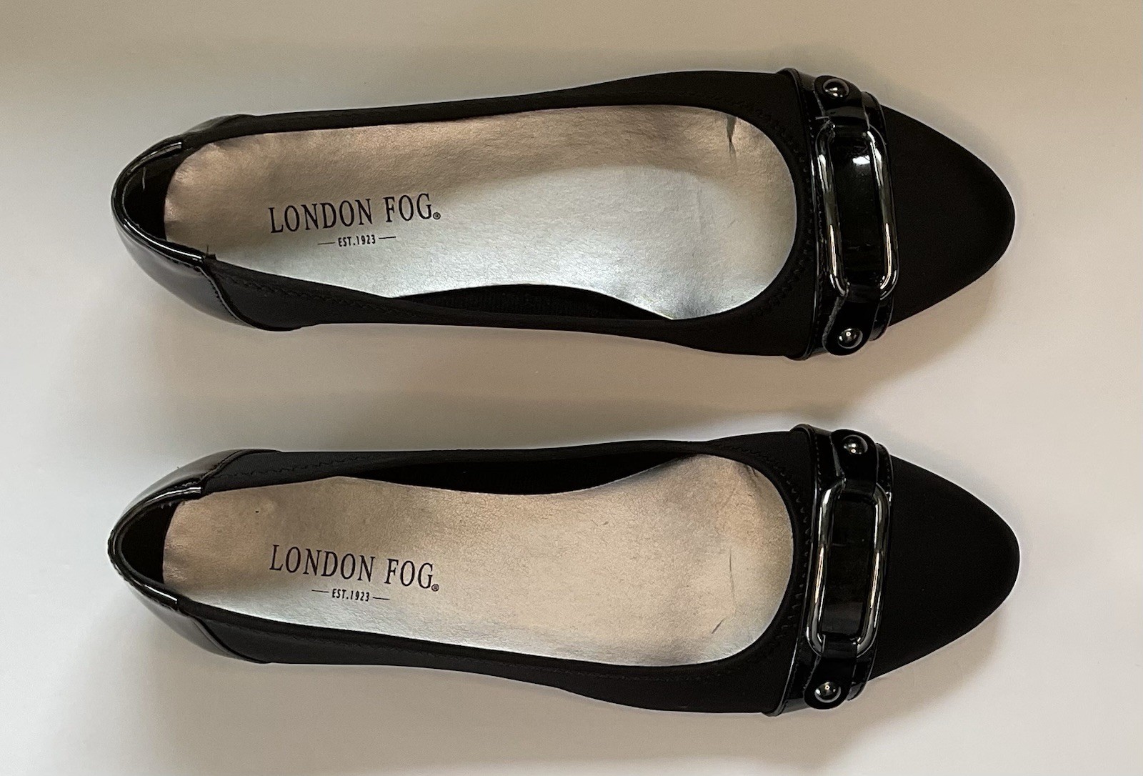 London Fog LFW Chelsea Black Flats Size 8M, Worn Some, Great Condition