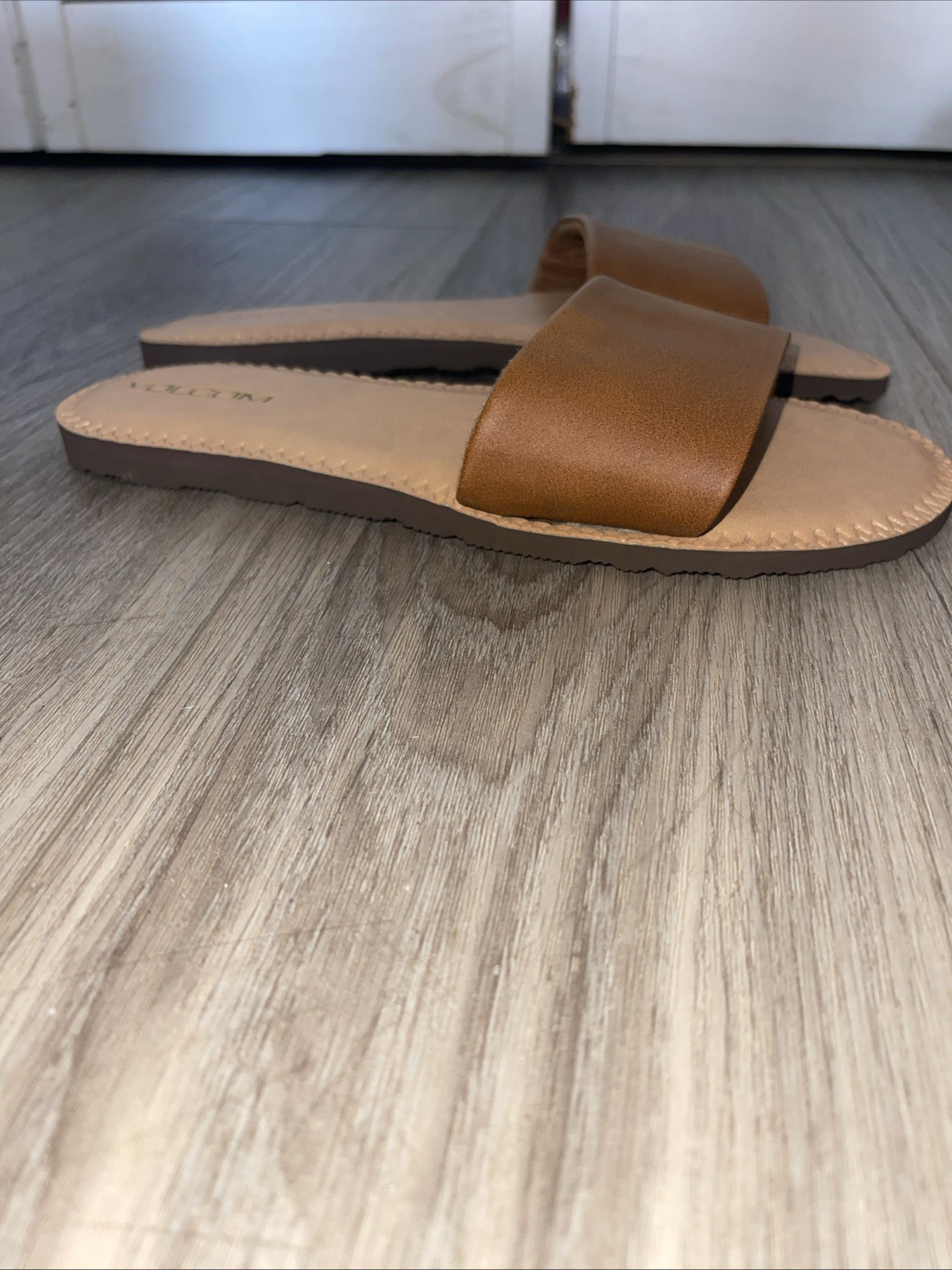 Volcom Simple Slide Sandal – Tan – New Without Tags.