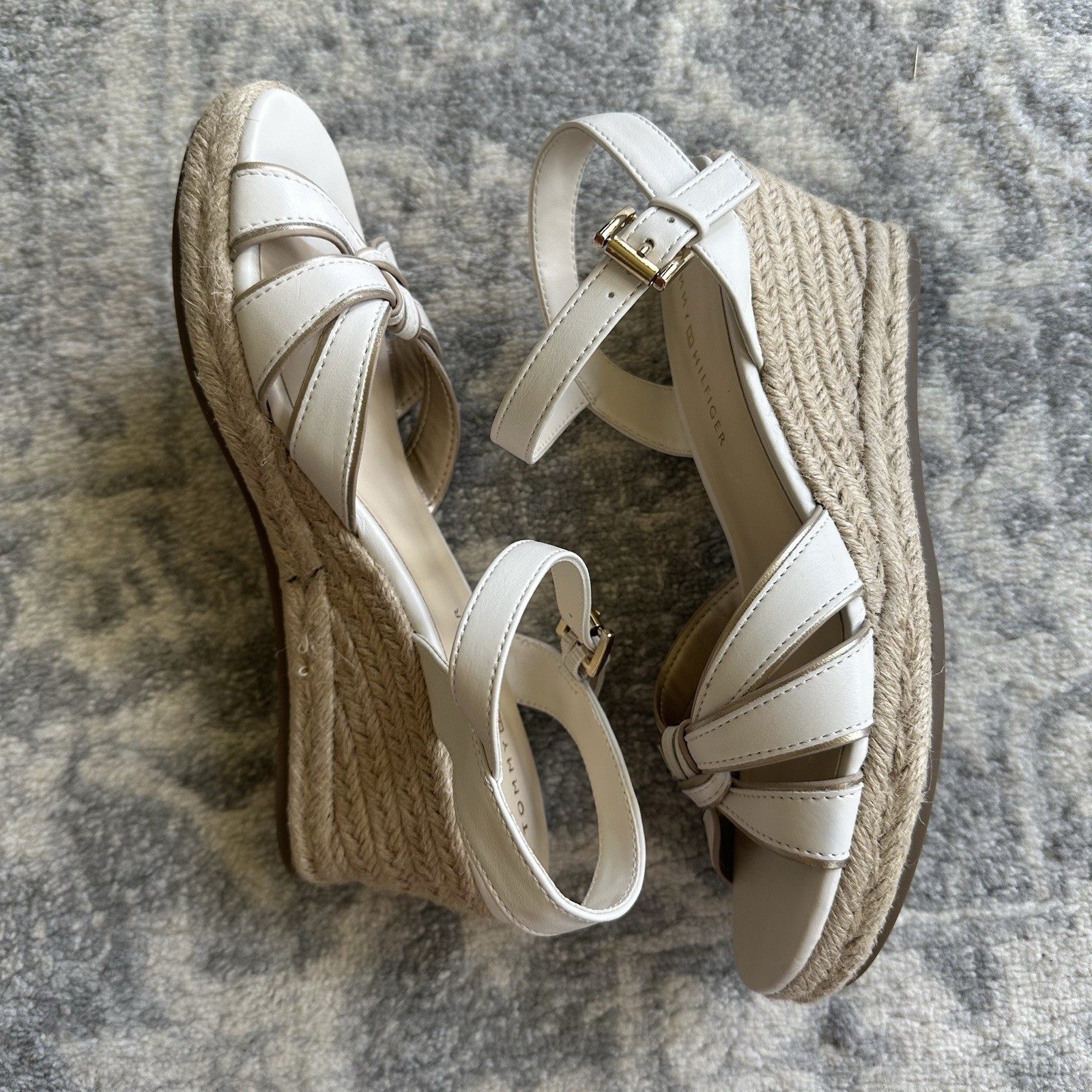Tommy Hilfiger Gazeiy White Wedge Sandals Espadrille Ankle Strap Womens 7.5M