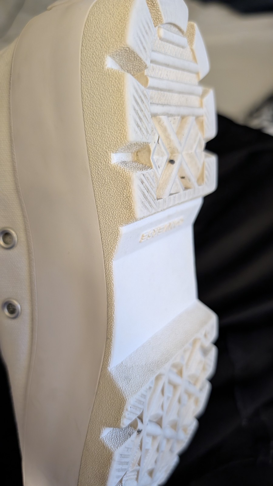 Converse Chuck Taylor All Star Lugged combat style High Top Canvas White 565902C