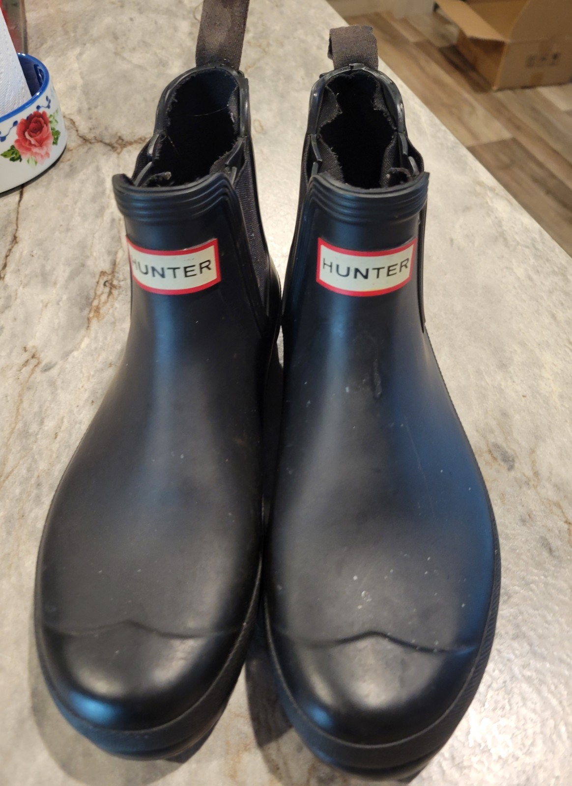HunterChelsea Boots for Women, Size 8 Black