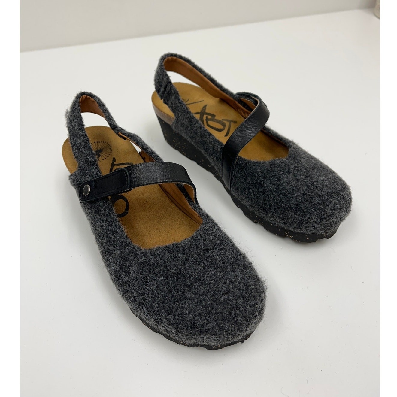 OTBT Prog Mary Jane Felt Wedge Ankle Strap Artsy Travel Comfort Clogs – Size 7