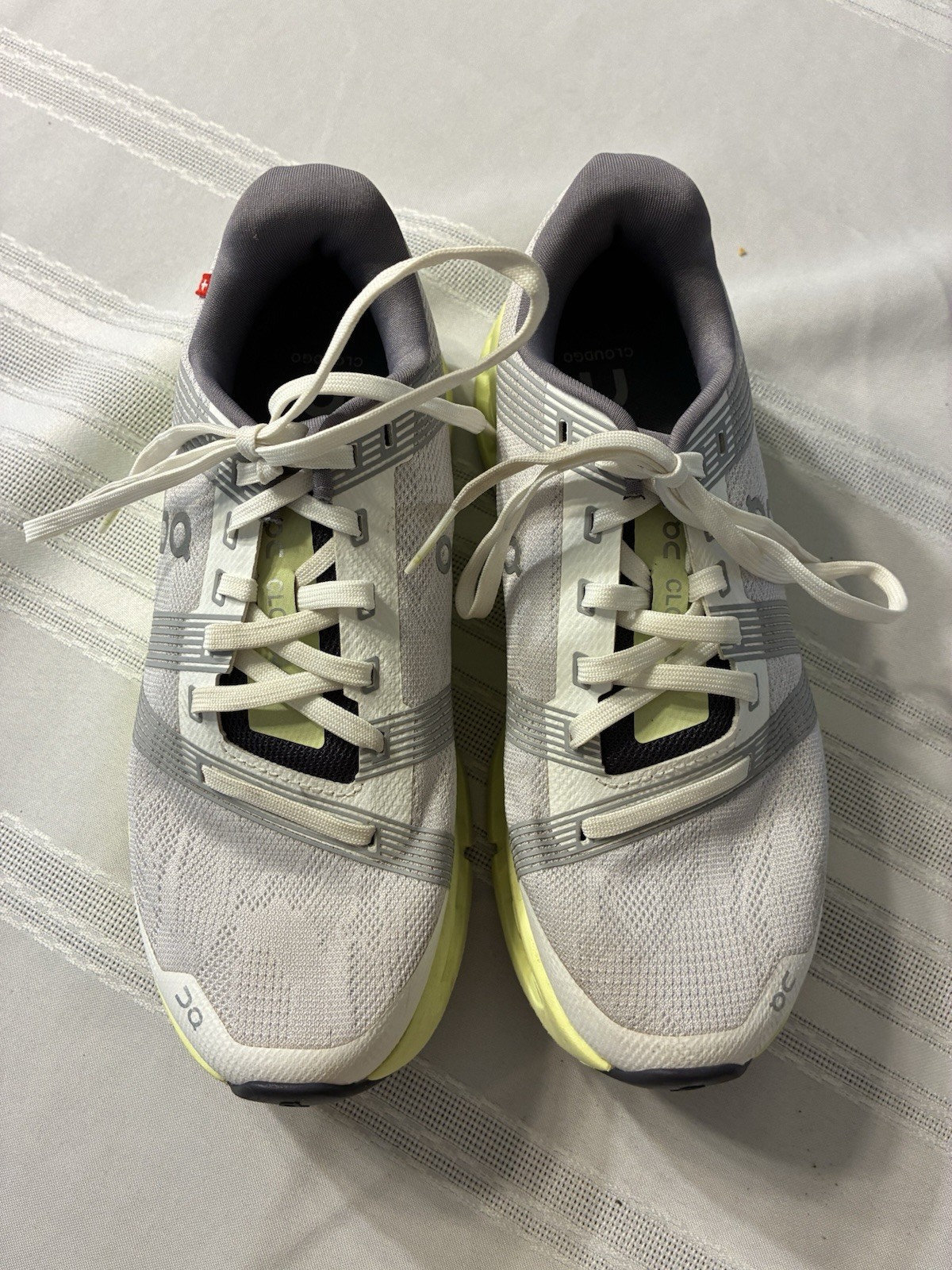 On Cloud women’s size 6 running tennis shoes active cloud tec grey yellow white