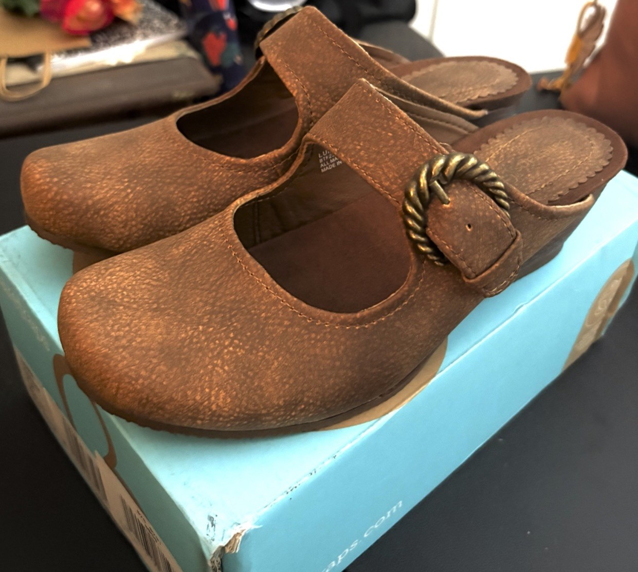 Baretraps Luna Women’s Round Closed Toe Mules Shoes Brown 8M 🆕