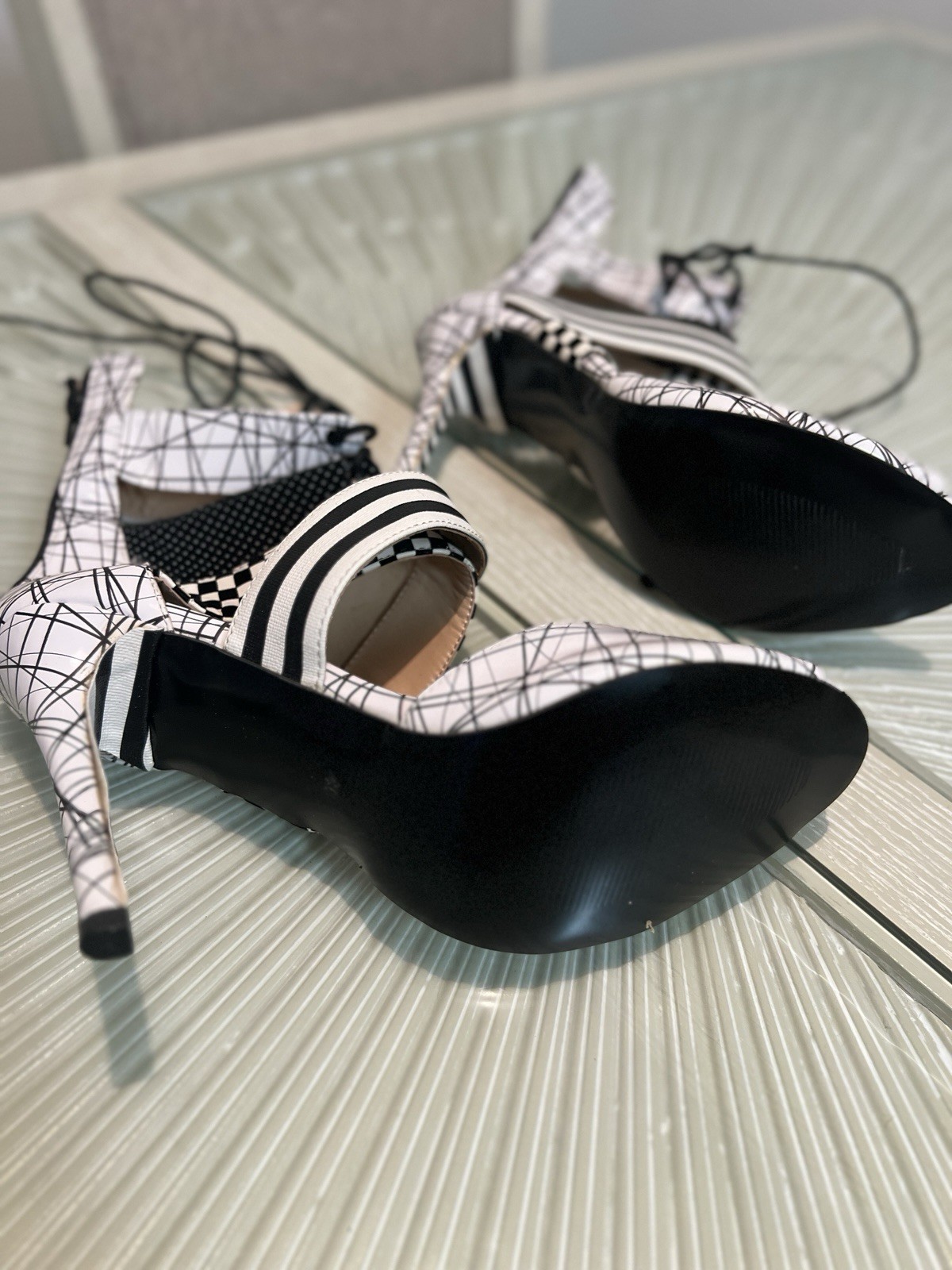 Women’s Black/White Geometric Open Toe Strappy Stiletto Lace-Up Synthetic 9.5