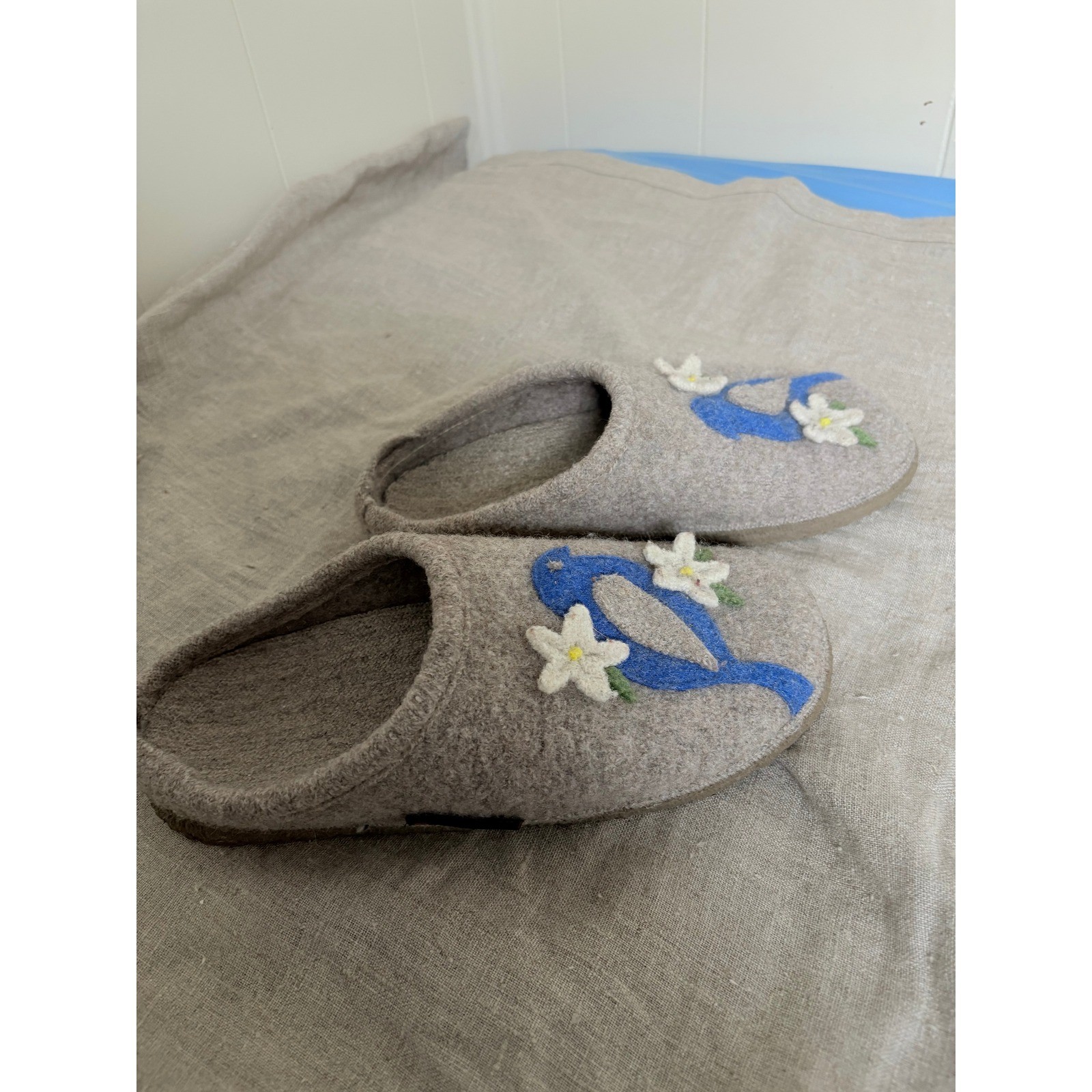 Giesswein Austria Wool Felt Slippers Blue Bird Flower Grey Clogs Mules Womens