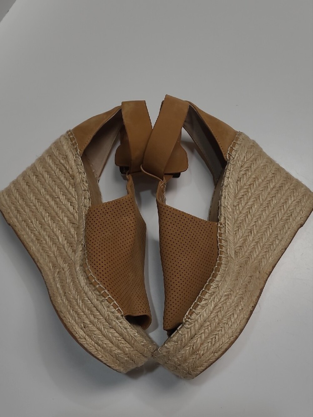 Marc Fisher Tan Leather Perforated Espadrille Platform Wedge Sandals – Size 8.5