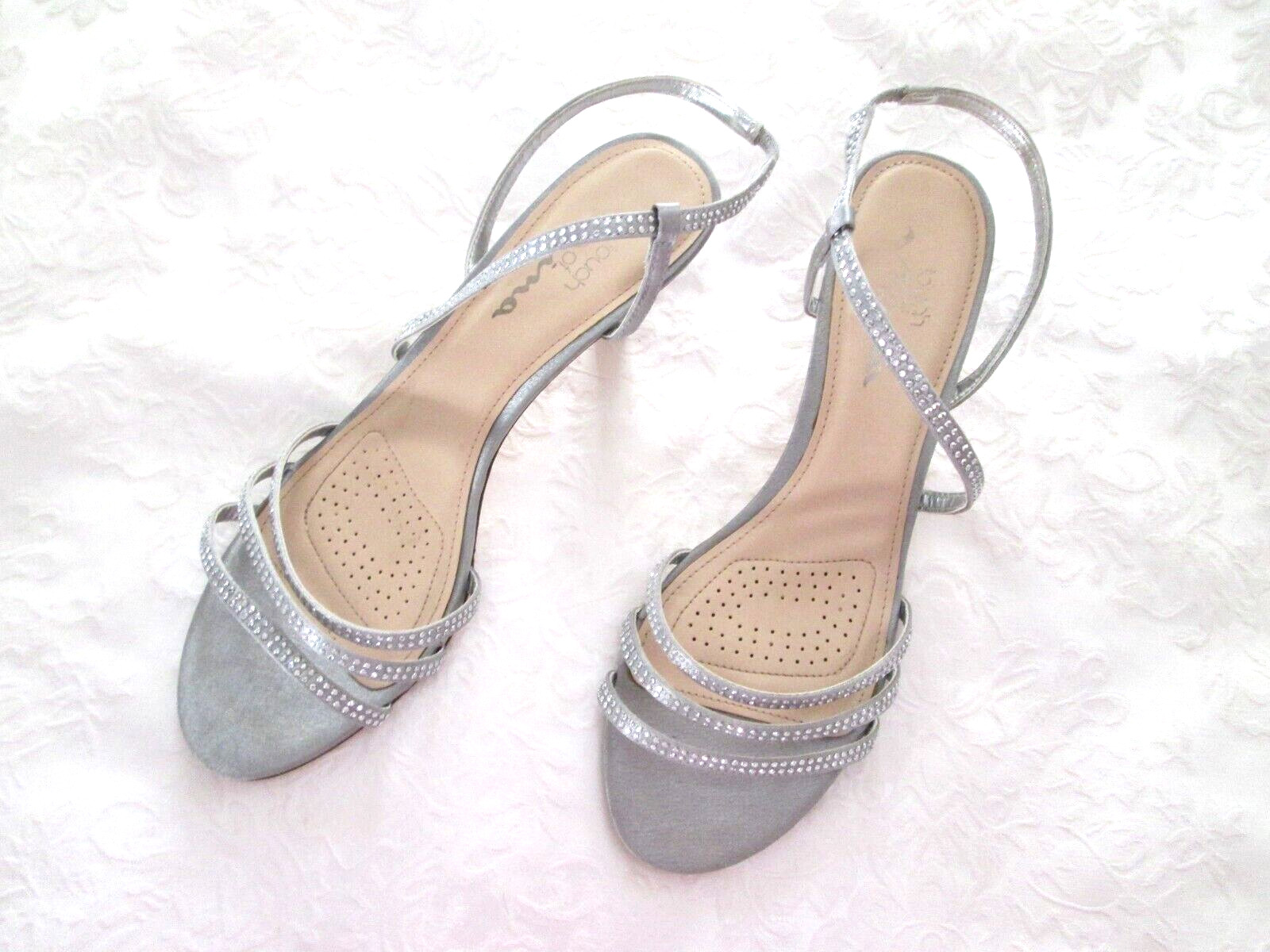 TOUCH OF NINA SILVER FABRIC EMBELLISHED STRAPS ANKLE STRAP COMFORT FOOTBED 7.5M