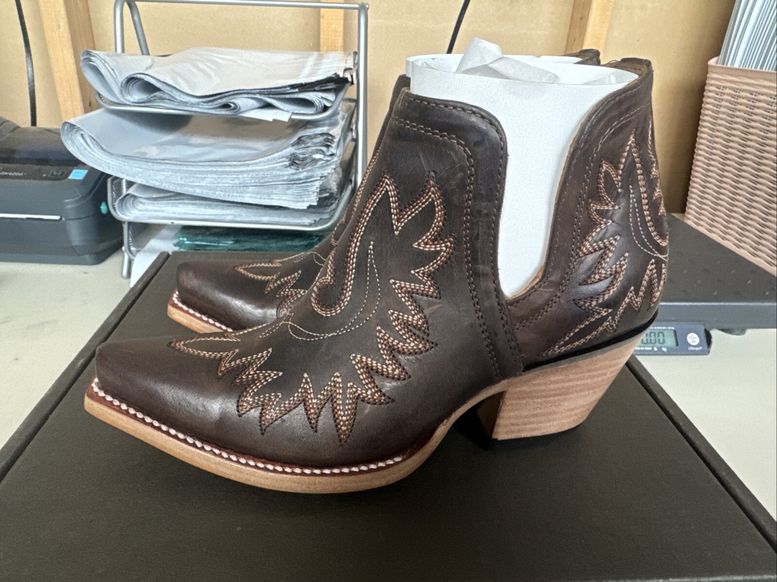 PICK SIZE – Ariat Ladies Dixon Weathered Brown Western Ankle Boots – 10027282