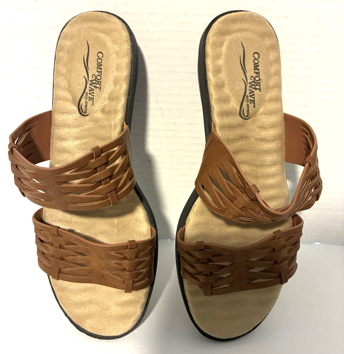 NEW Easy Street Comfort Wave Women’s 7W Agata Strap Slide Sandals Caramel Color